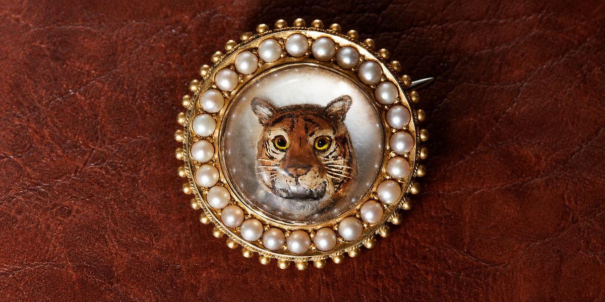 Rare Victorian reverse intaglio tiger brooch